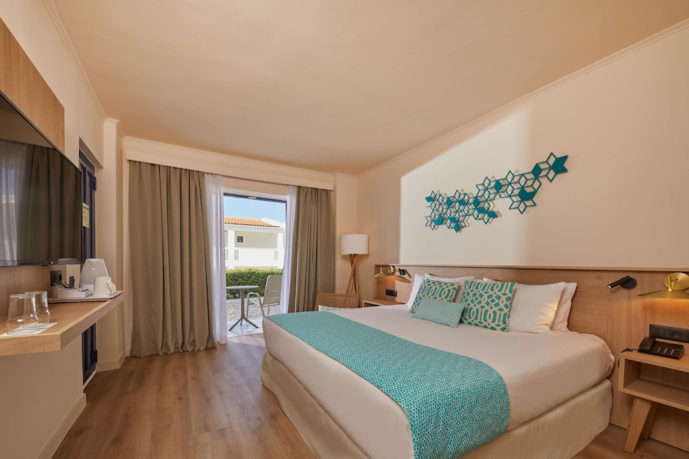 Double Room, Balcony, Partial Sea View - Photo 1