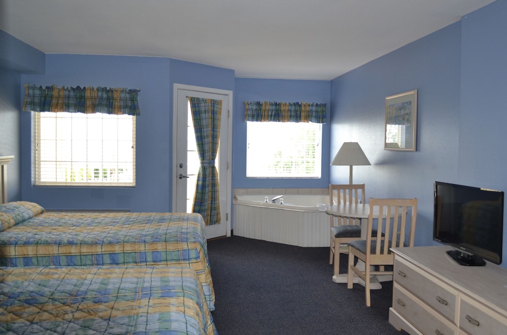 Deluxe Room, 2 Queen Beds - Photo 1
