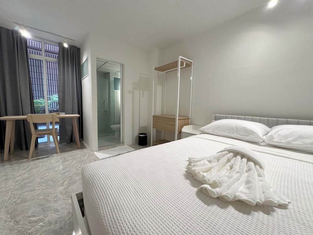 Deluxe Double Room photo 2