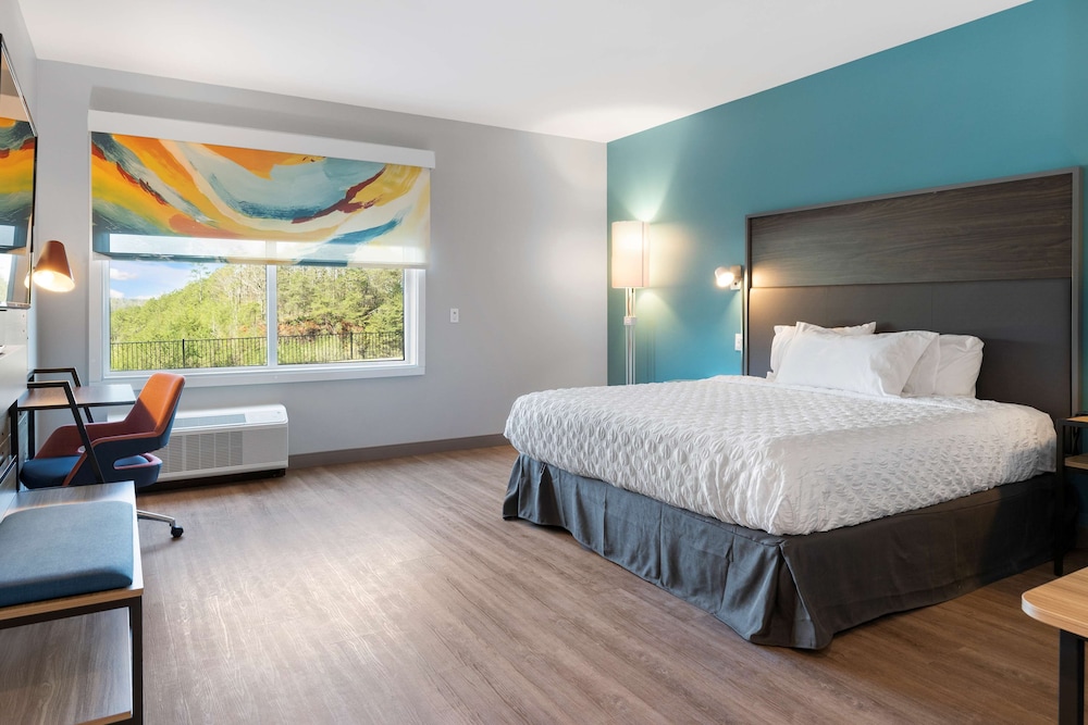 Room, 1 King Bed, Accessible (Hearing) - Photo 3