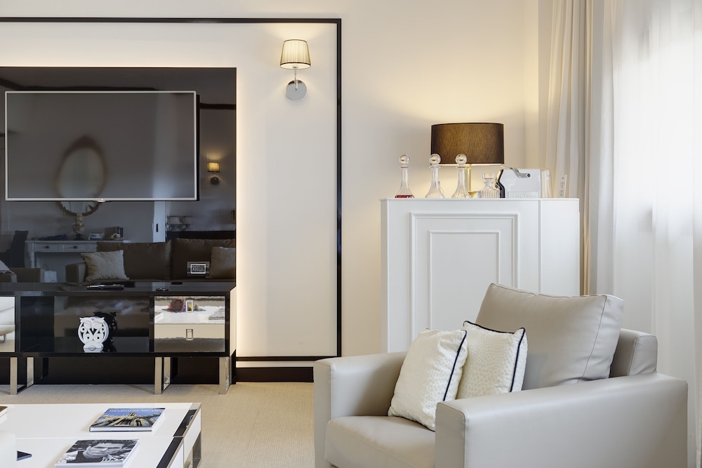 The Level Presidential Suite and Lounge Access (4AD) thumbnail 6