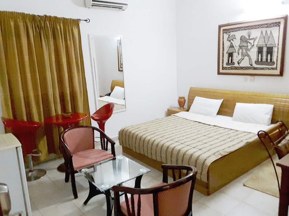 Junior Room, 1 King Bed photo 2