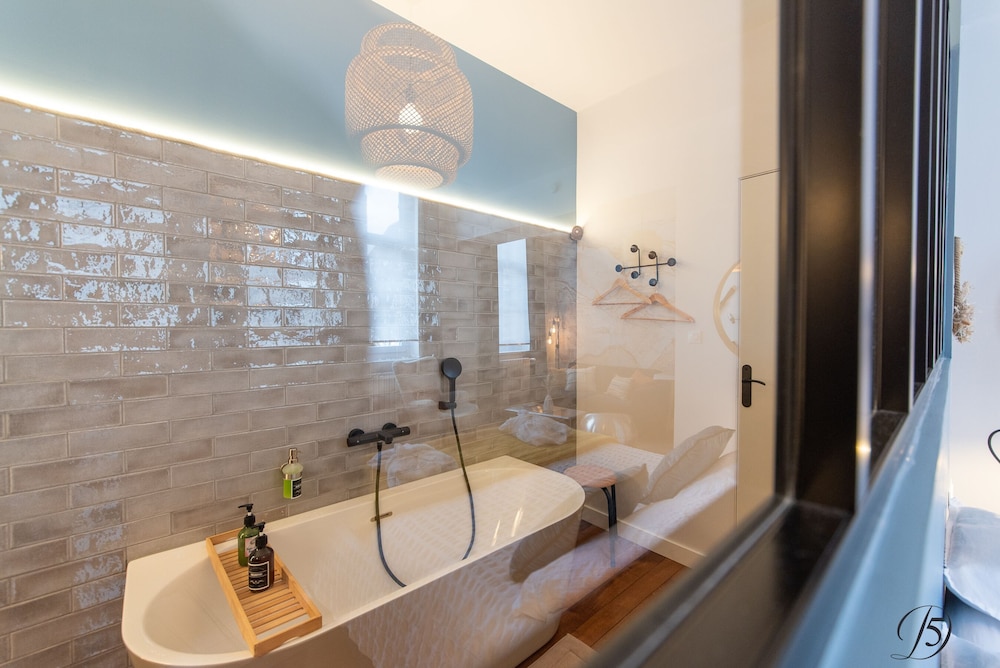 Superior Suite, Ensuite (LOUIS) - Photo 2