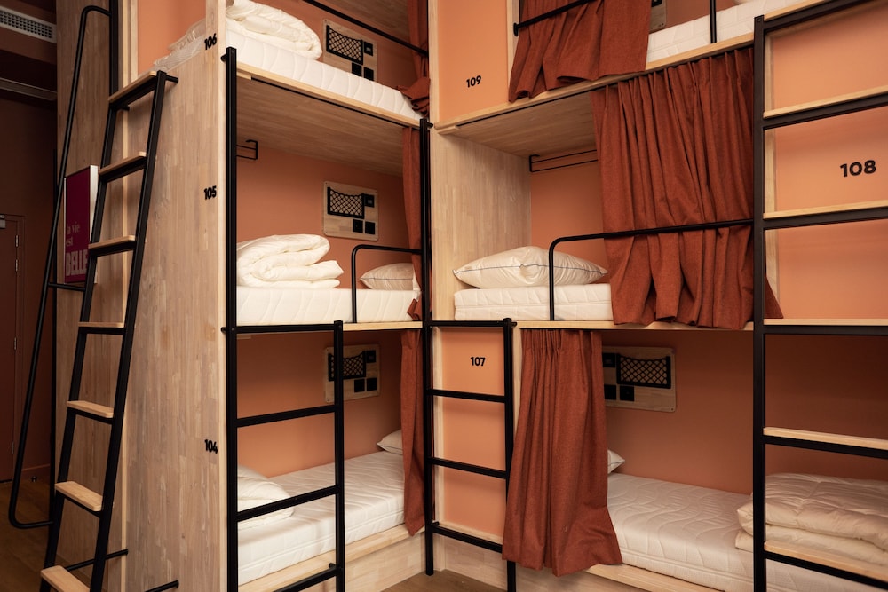 Bed in Ladies Dorm 12 - Beds photo 2