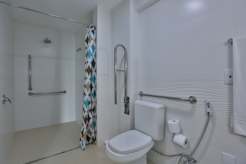 Superior Twin Suite Handicapped thumbnail 5