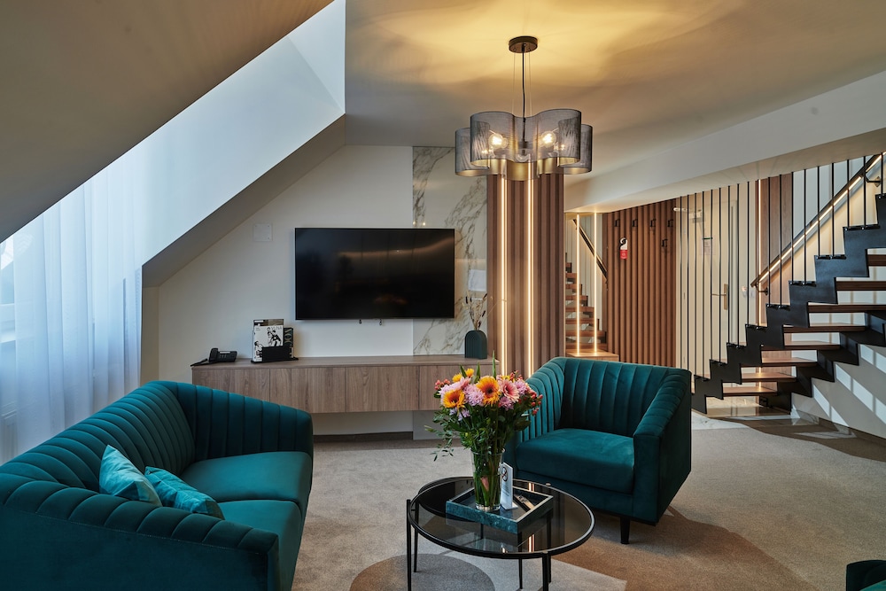 Deluxe Suite photo 1