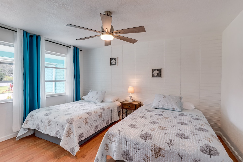 House (4 Bedrooms) photo 2