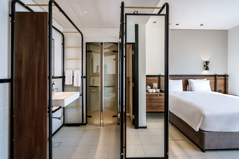 Room, 1 Queen Bed, City View (Cozy Room) photo 3