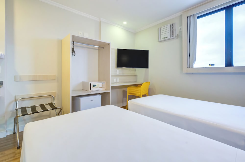 Standard Twin Room - Photo 3
