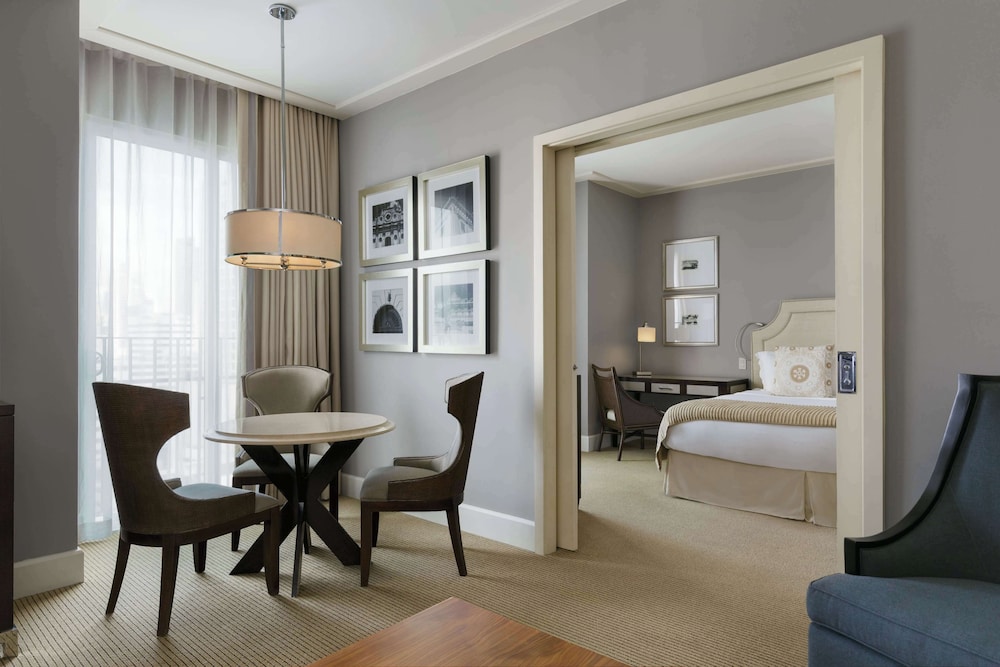 Superior Suite, 1 King Bed, Non Smoking, Kitchen (Tower) - Photo 6