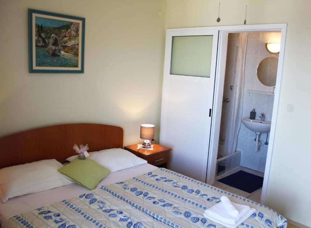 Double Room, Balcony, Sea View photo 2