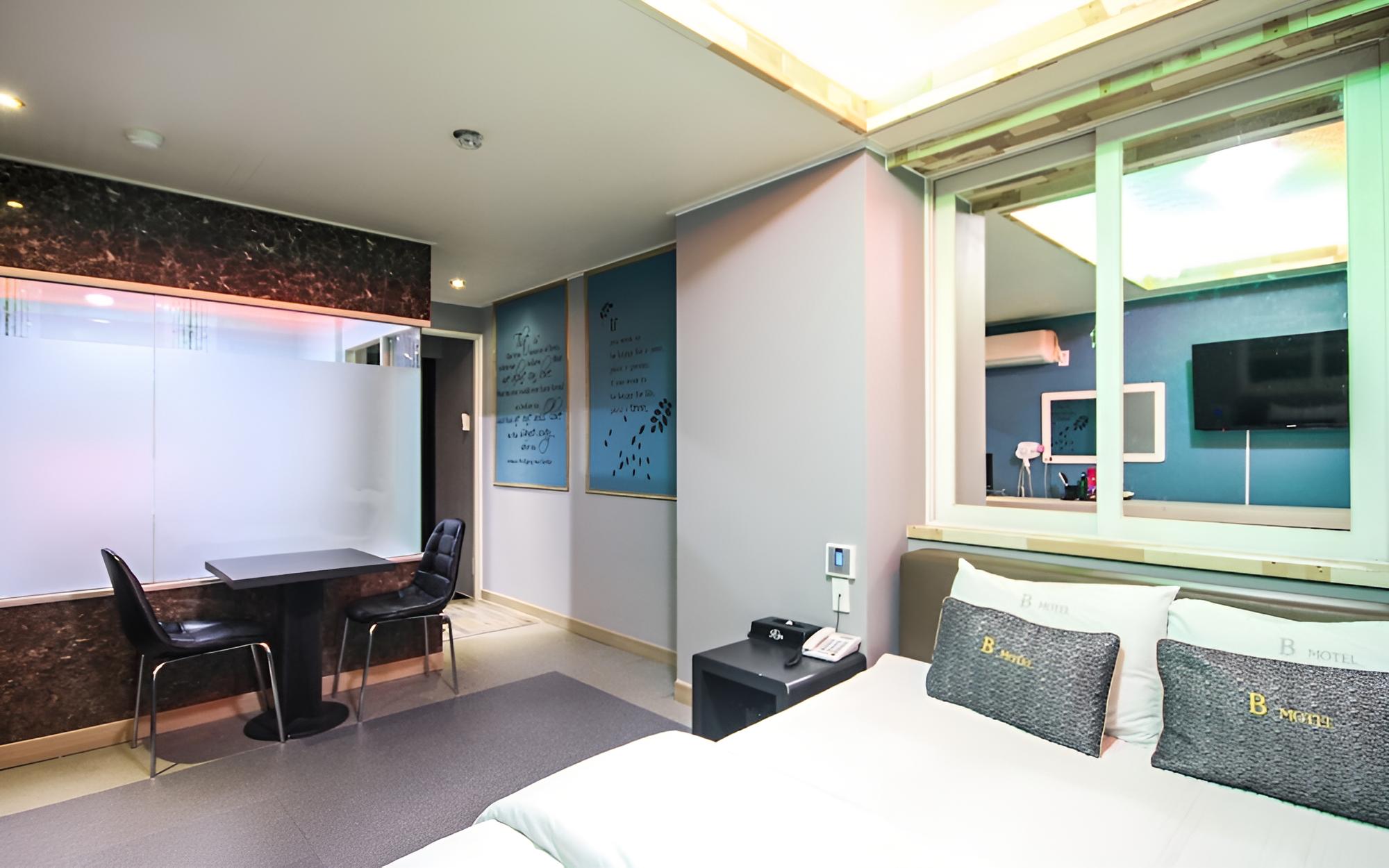 Room (Standard Room) - Photo 6