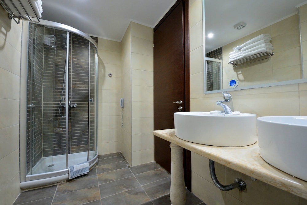 Family Suite - Photo 13