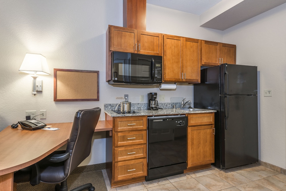 Suite, 1 Bedroom - Photo 1