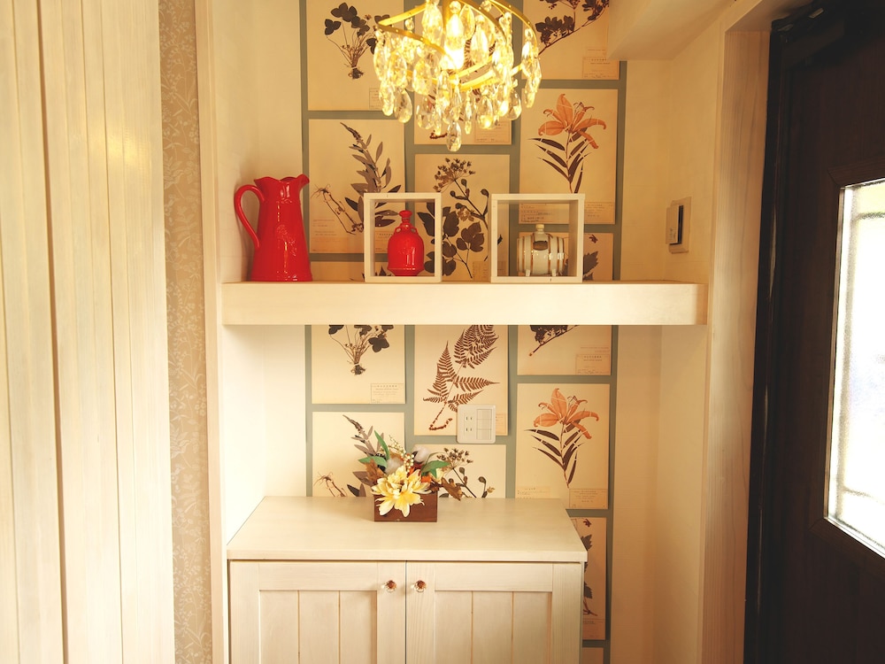 Designers Condominium with Living Room and Kitchen, Non Smoking photo 2