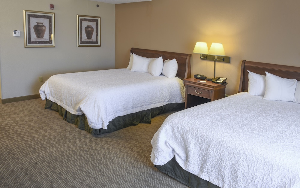 Room, 2 Queen Beds, Accessible, Fireplace - Photo 4