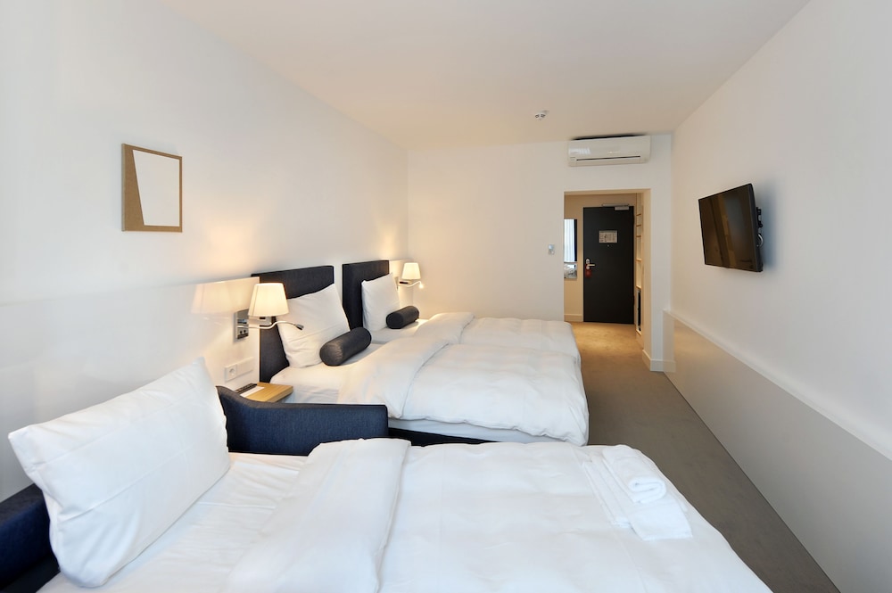 Triple Room (with Extra Bed) - Photo 3