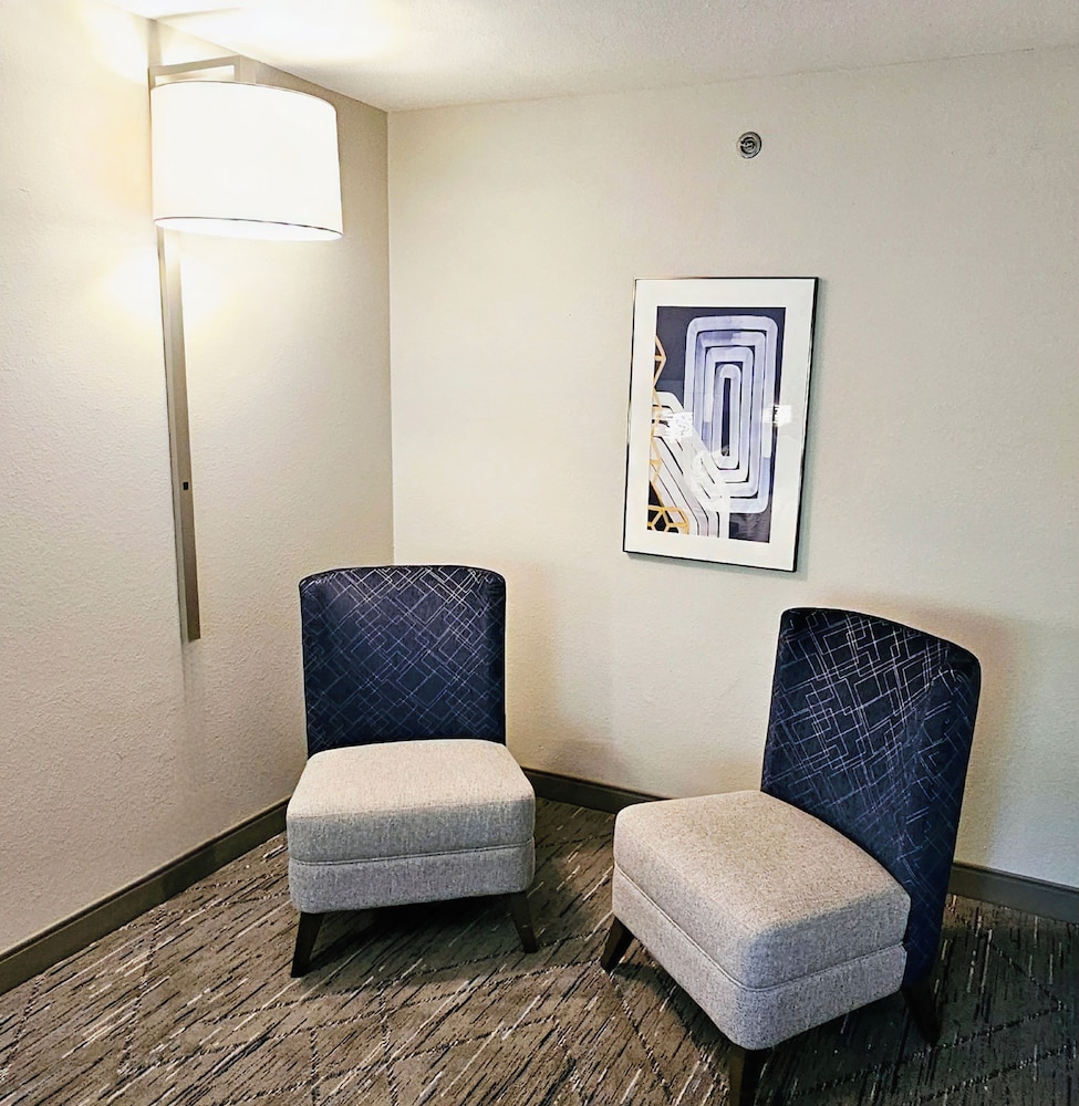 Suite, 1 King Bed, Accessible (Communications) - Photo 3