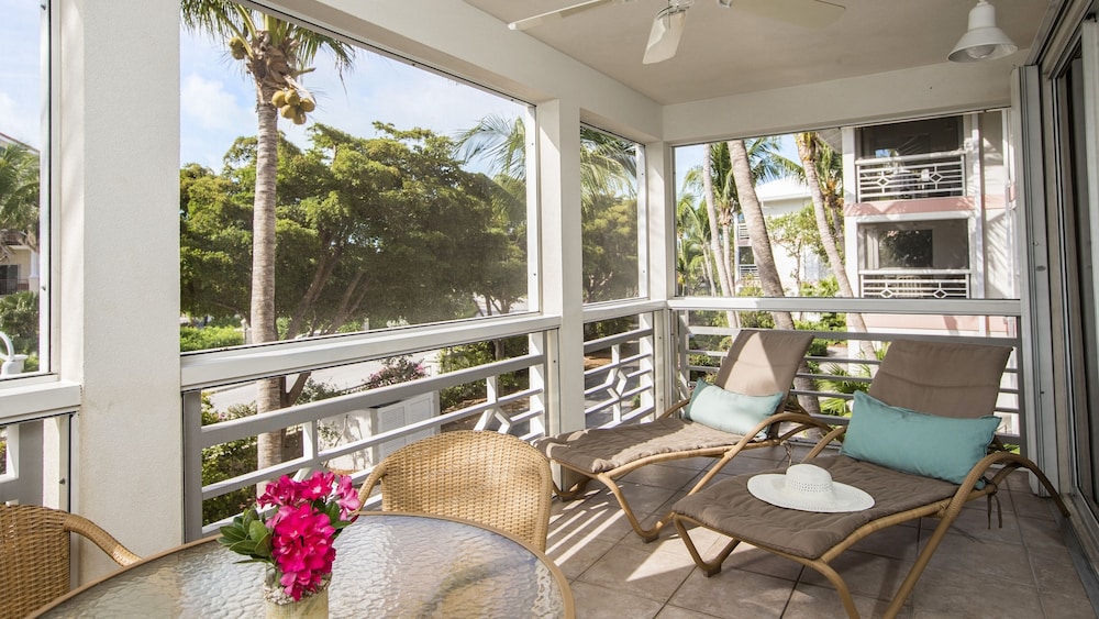 Studio Suite (upper Floor Only)