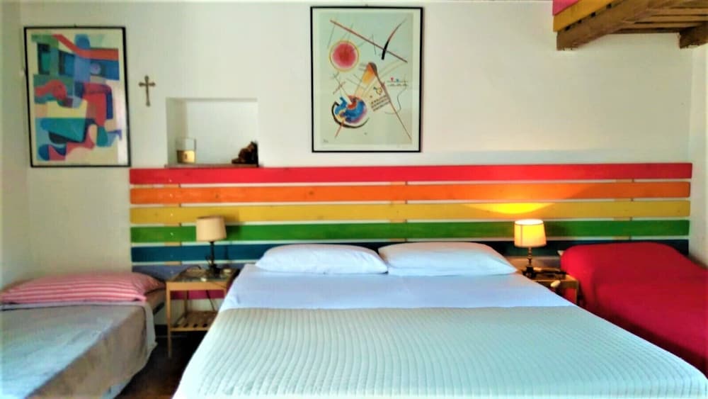 Family Quadruple Room, 1 Bedroom, Private Bathroom, Pool View photo 2