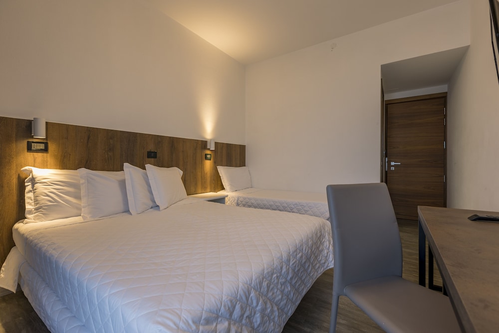 Triple Room, Sea View - Photo 3