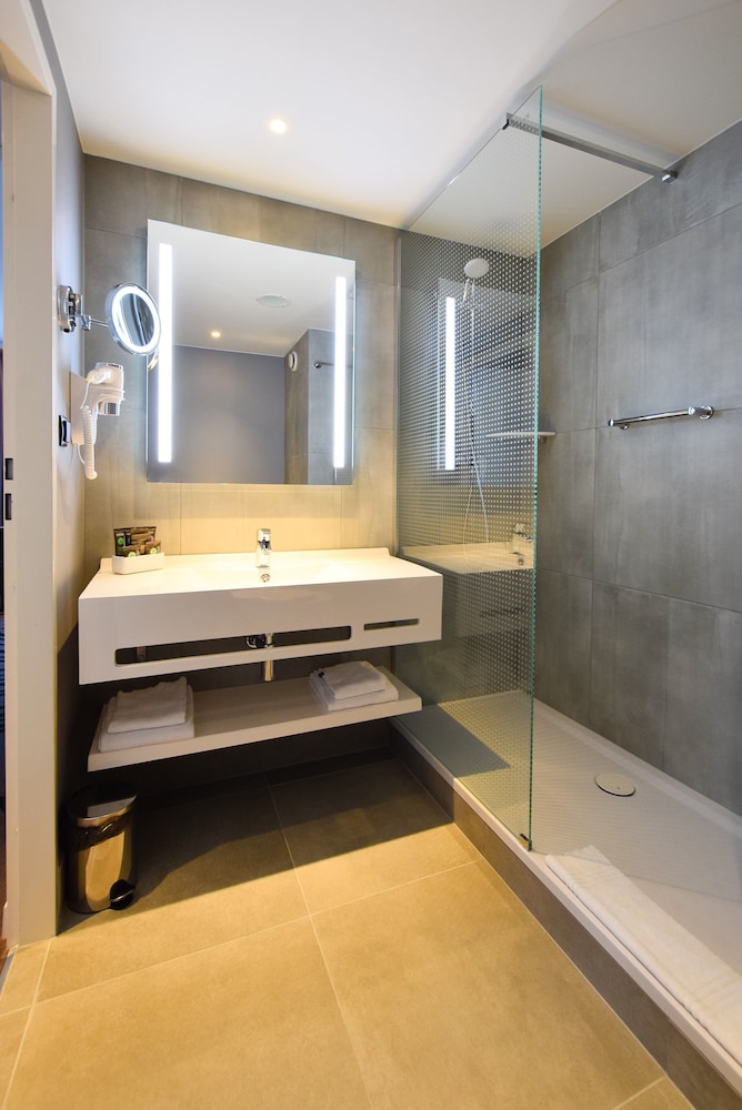 Family Room, 1 Double Bed with Sofa bed - Photo 3