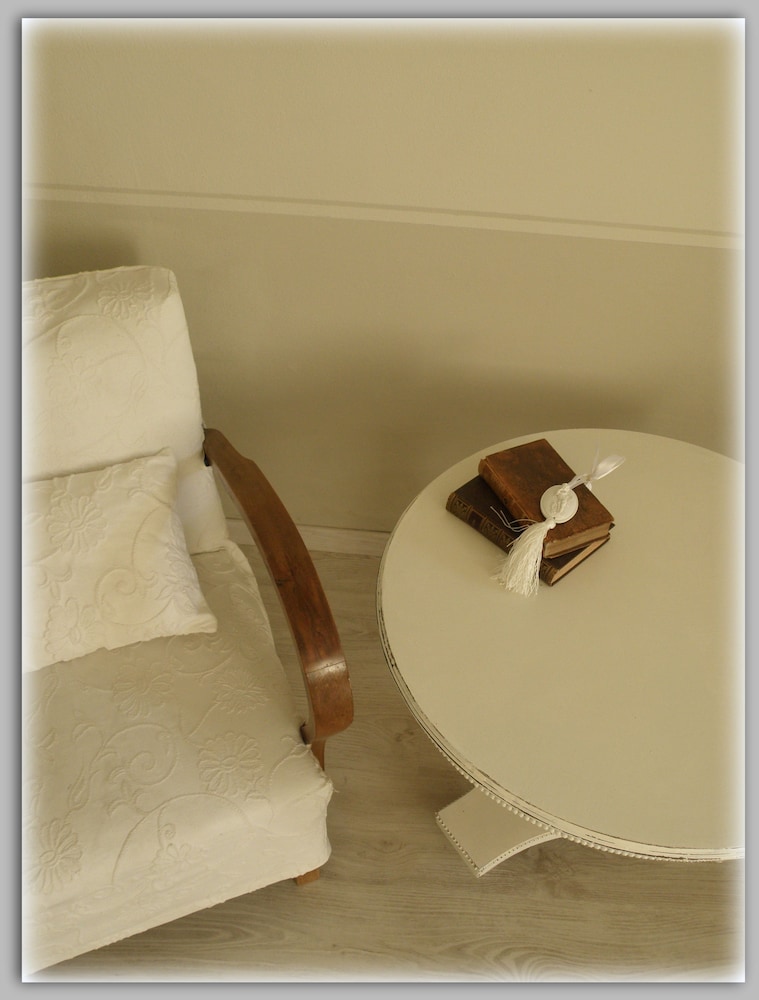 Romantic Double Room, 1 King Bed, Non Smoking, Mountain View photo 3