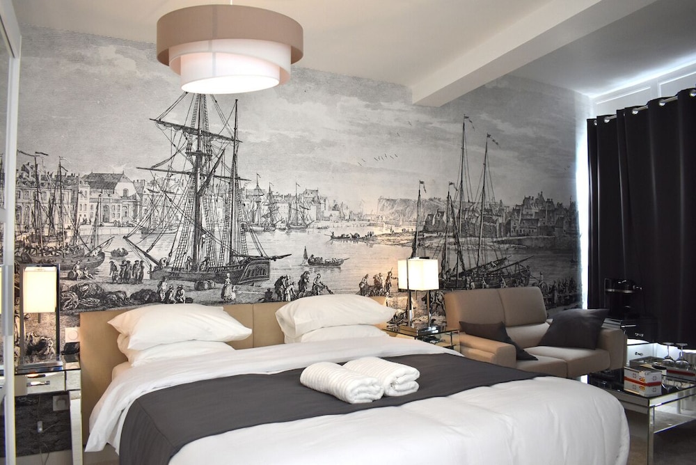 Double or Twin Room, Private Bathroom (avec parking) photo 1