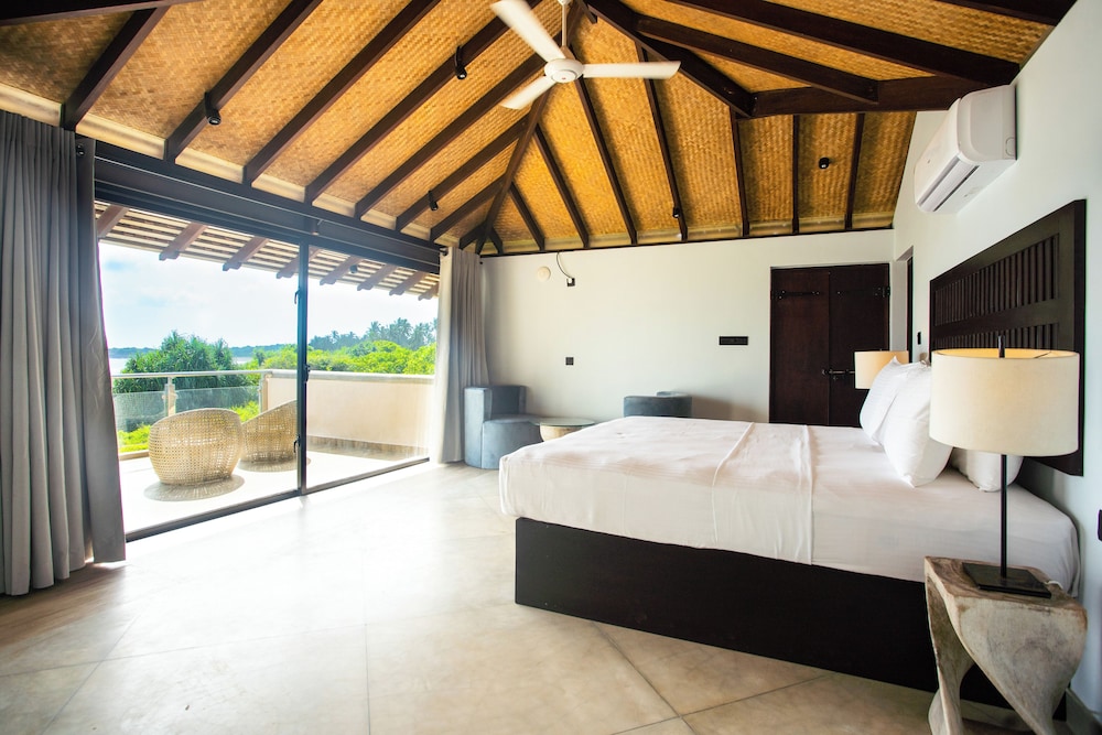 Junior suite with ocean view photo 2