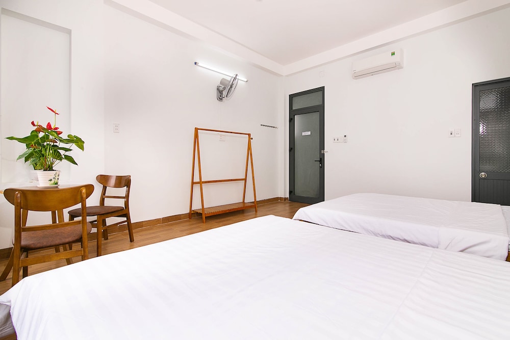 Superior Quadruple Room - Photo 5