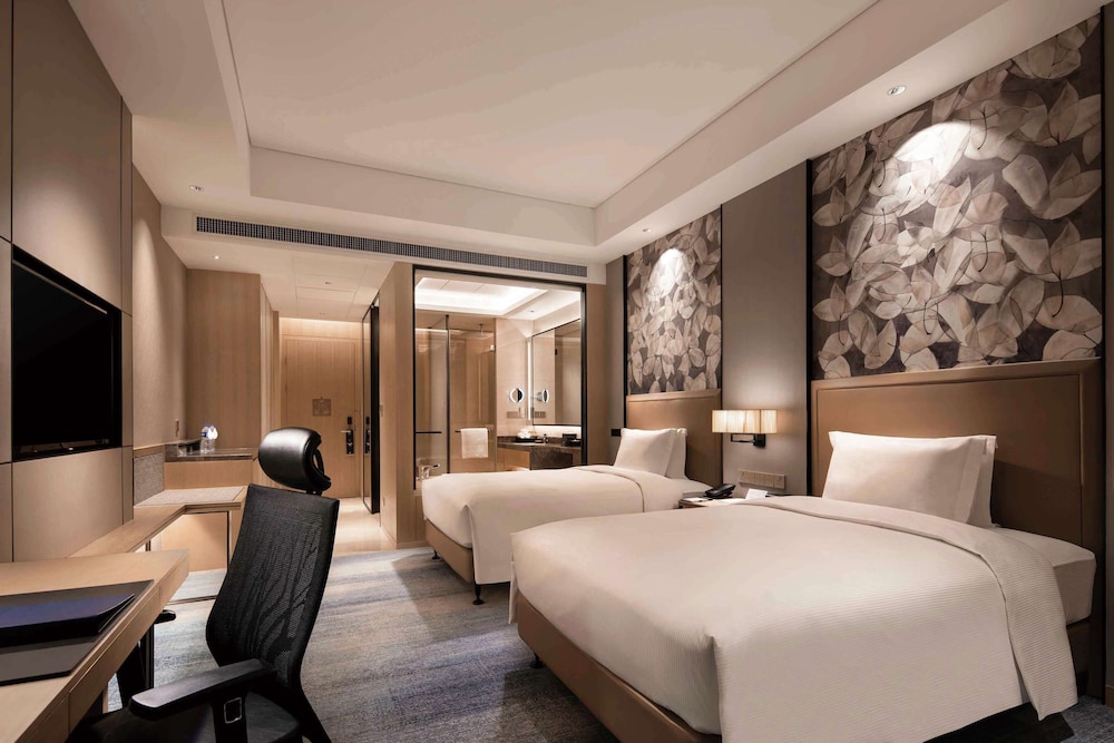 Deluxe Twin Guest Room - Photo 1