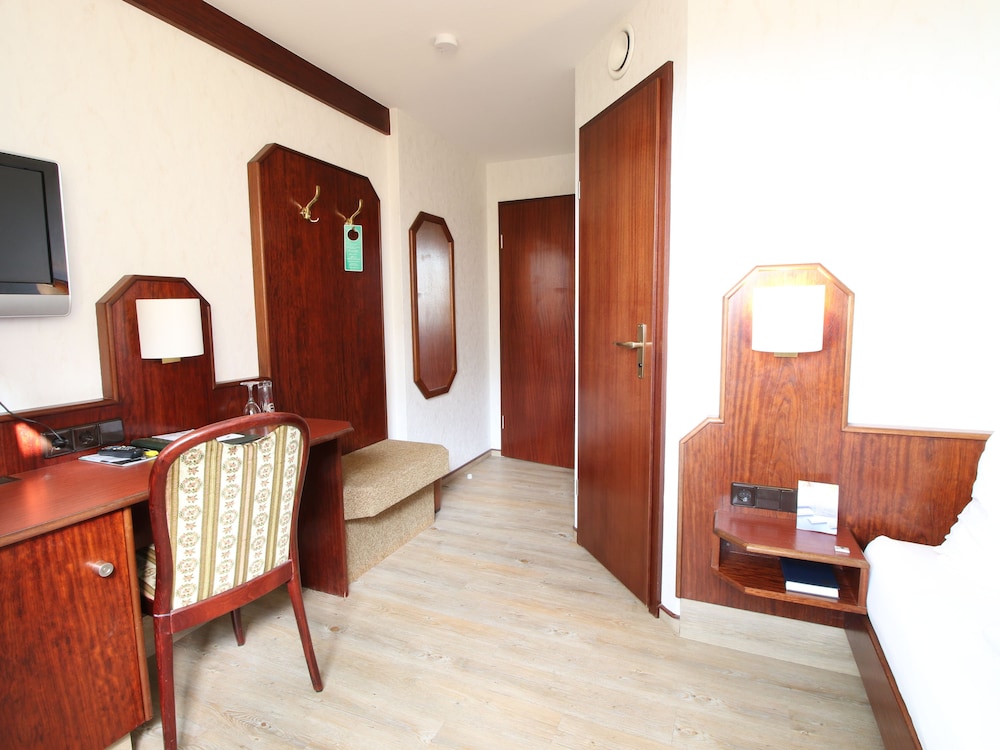 Economy Single Room Guest House - Photo 3