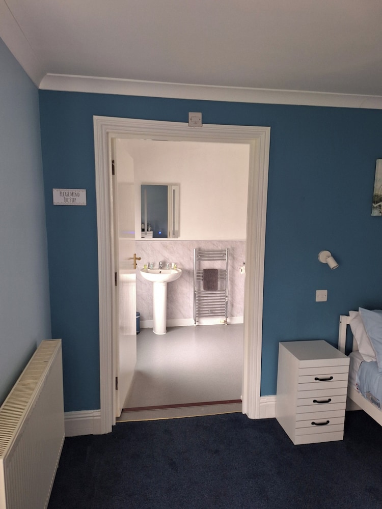 Room-comfortable and Spacious With Sceni, Foto 5