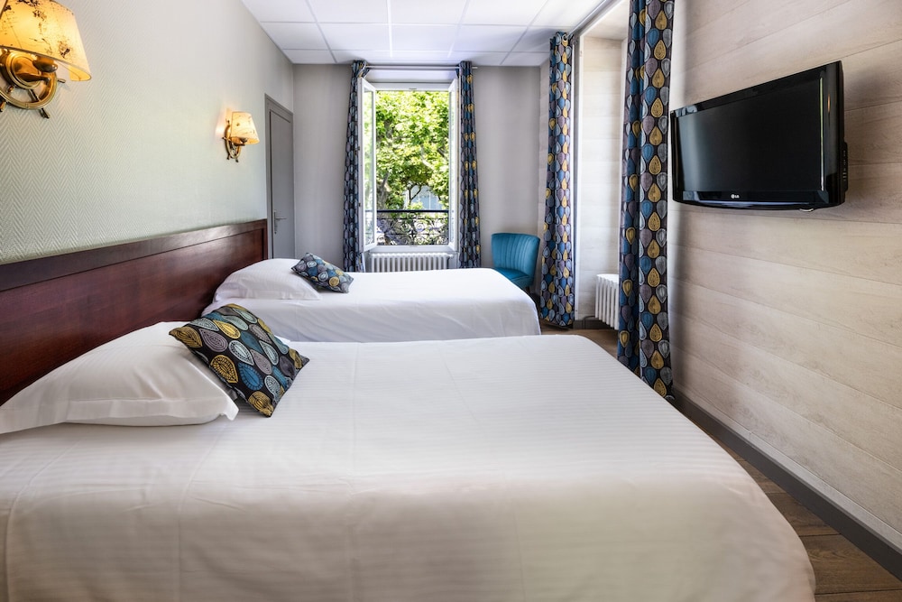 Twin Room - Photo 6