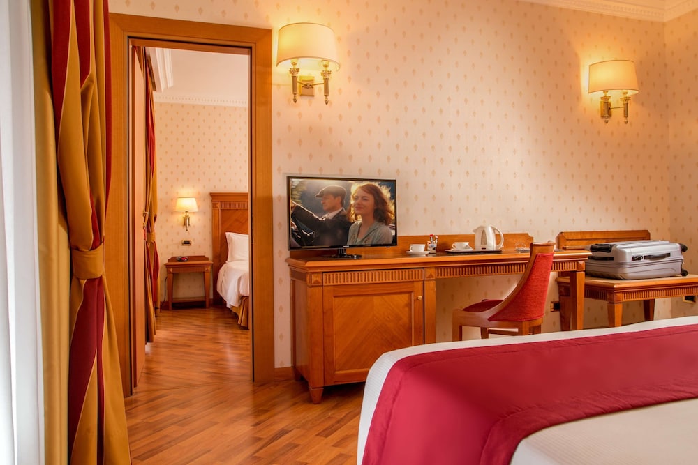 Suite, Multiple Beds, Balcony - Photo 1