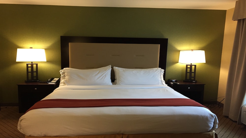 Suite, 1 King Bed with Sofa bed (Extra Floor Space) - Photo 4