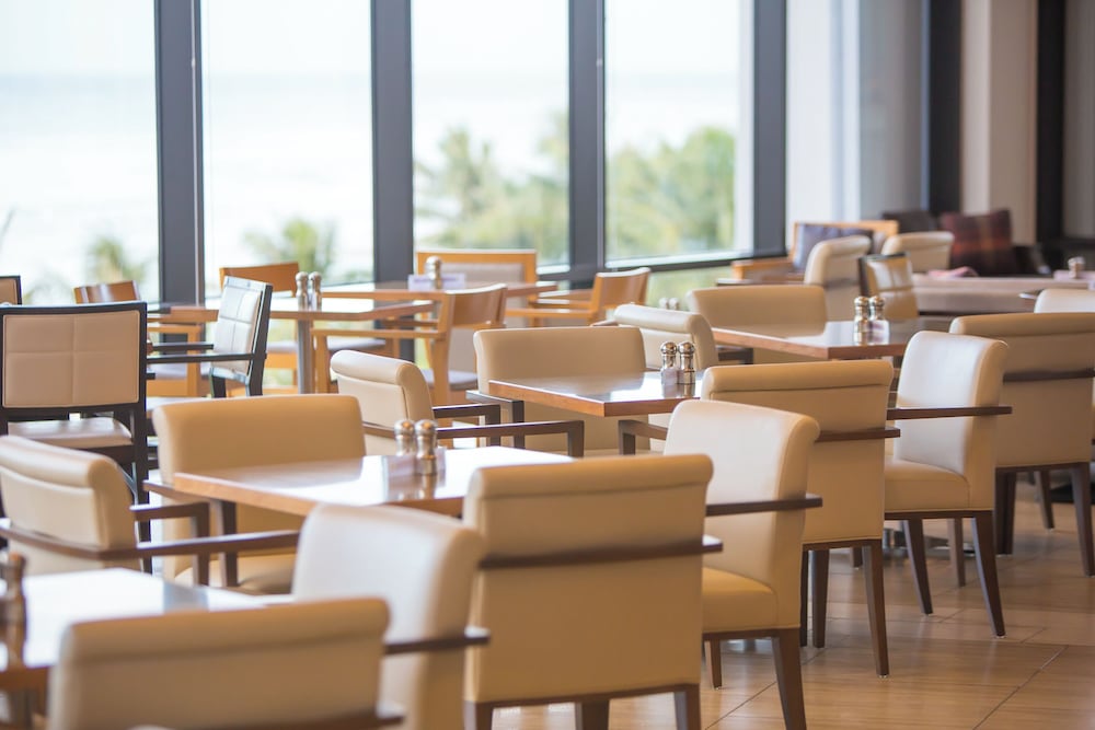 Ocean Front Premier with Lounge access (Breakfast at Restaurant, includes child) - Photo 10