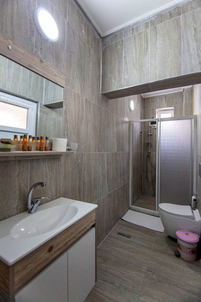Twin Room - Photo 4