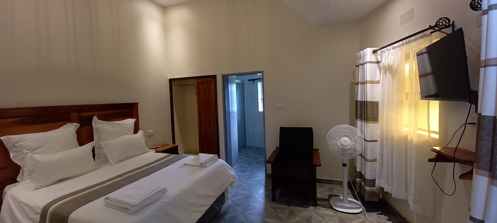 Basic Double or Twin Room photo 1