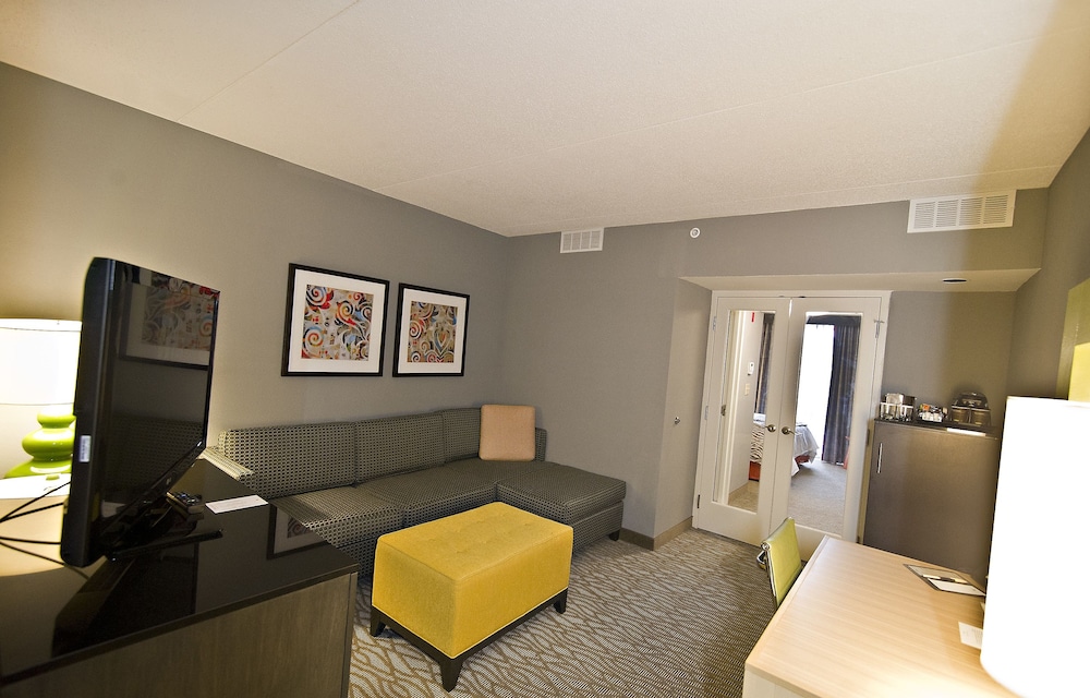 Suite, One King Bed, Non-Smoking - Photo 3
