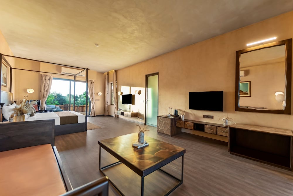 Luxury Cottage with Plunge Pool photo 3