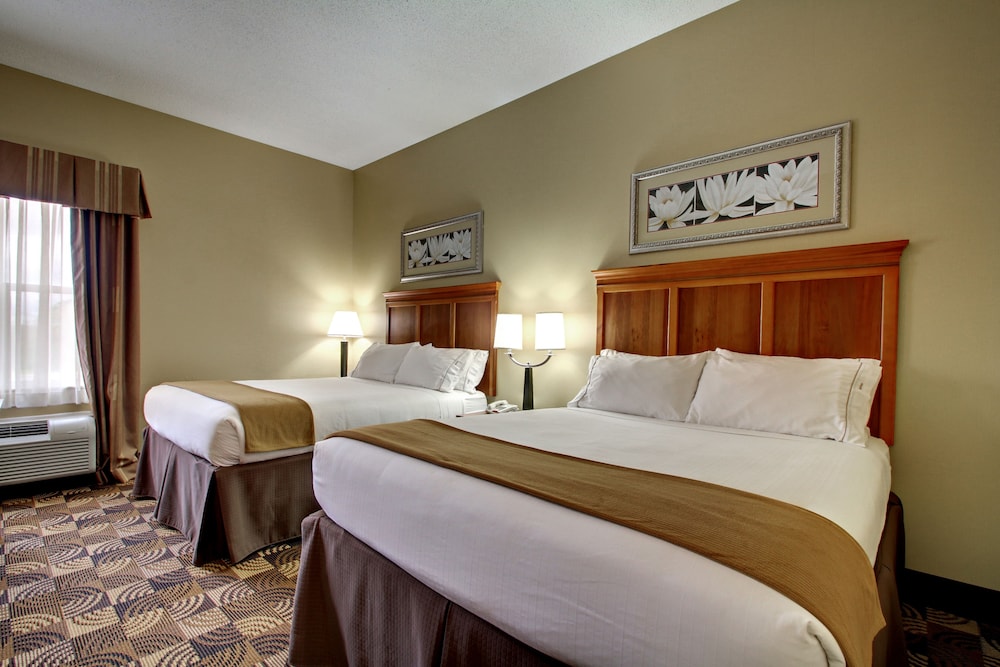 Standard Room, 2 Queen Beds (Communications) - Photo 2