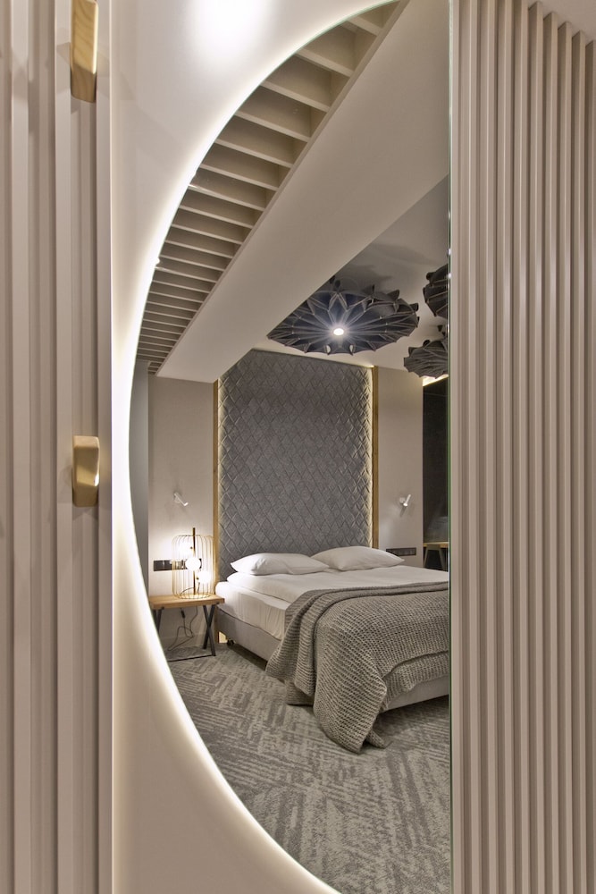 Premium Double Room (adapted for people with disabilities) photo 3