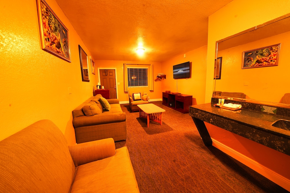 Suite, Multiple Beds, Jetted Tub, Oceanfront