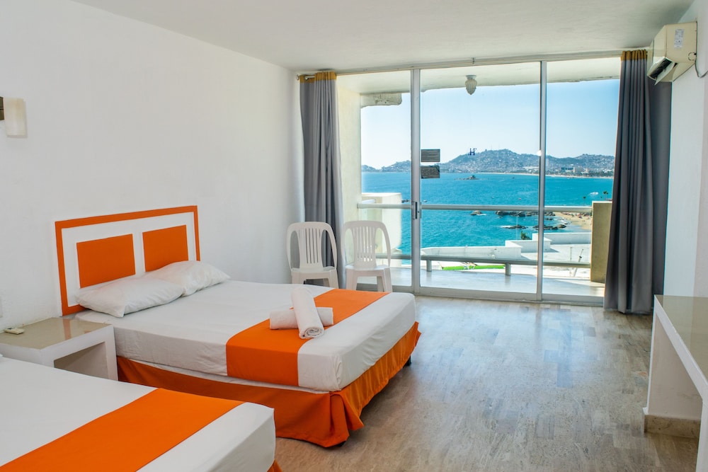 Standard Double Room, 2 Double Beds, Partial Ocean View photo 2