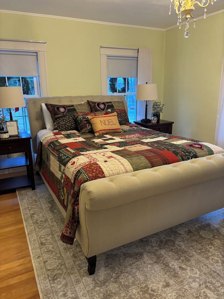 Luxury Single Room, 1 Queen Bed, City View