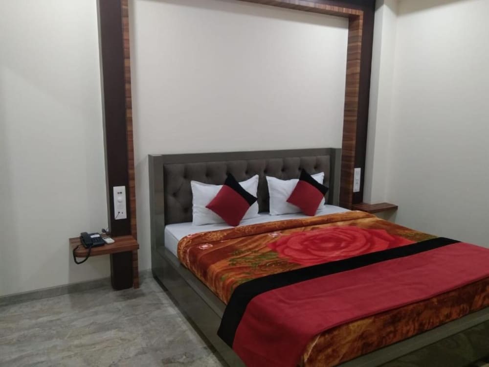 Deluxe Double Room, City View