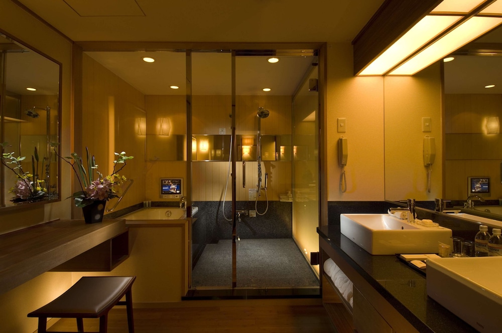 Japanese Suite photo 2