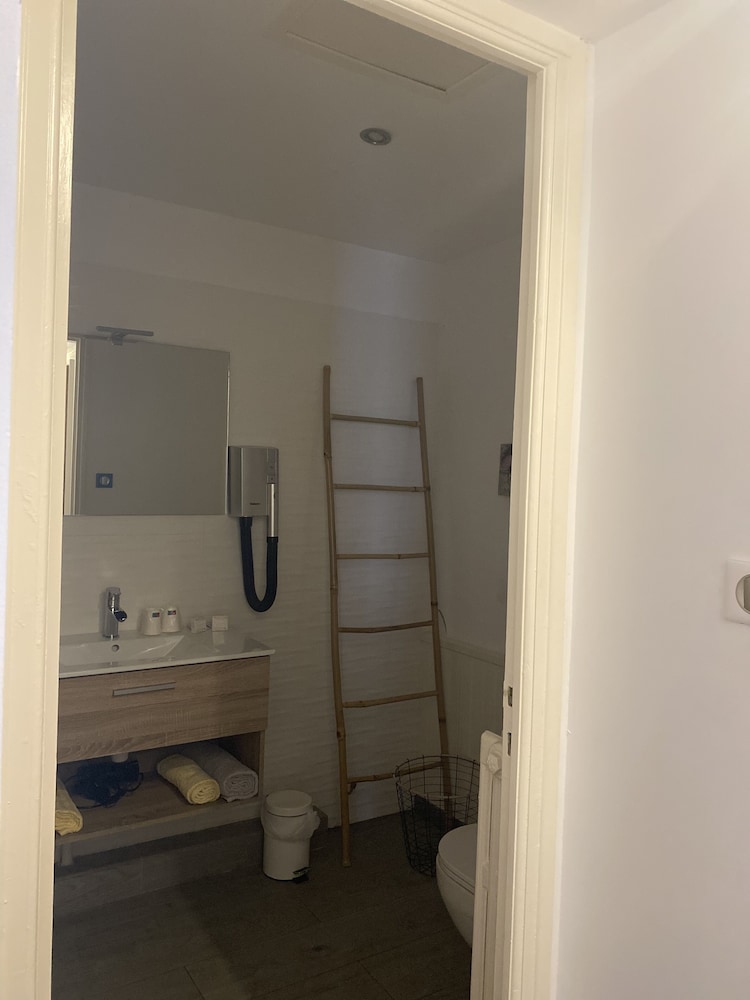 Superior Room - Photo 6