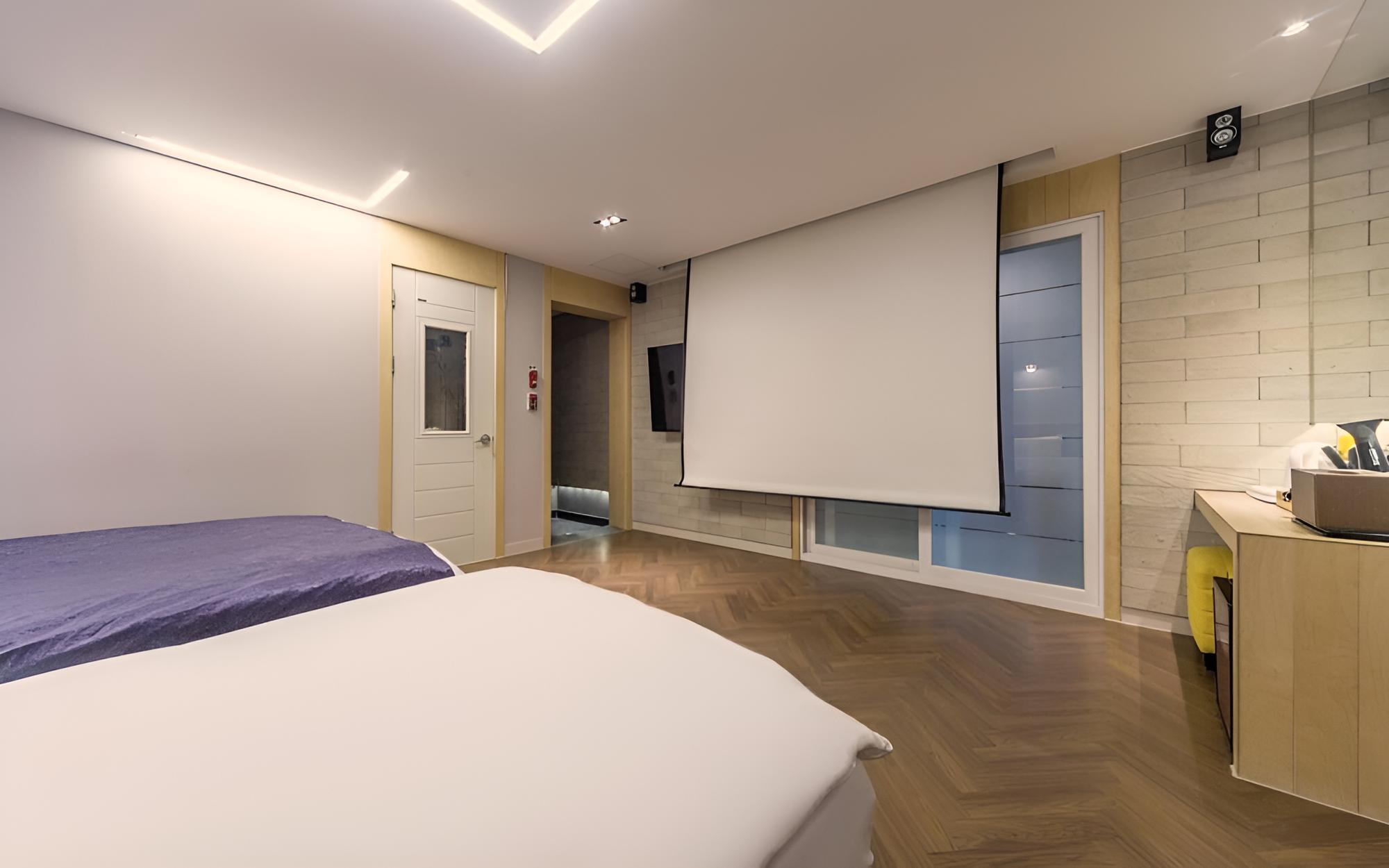 Room (Full House (Double bed2+Single bed1))